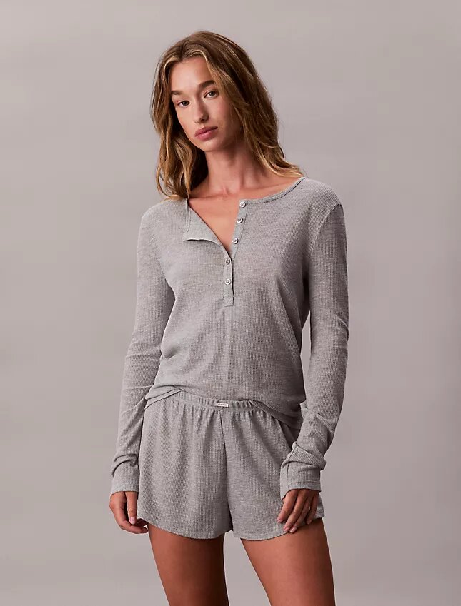 Pantaloncini leggeri a vita alta in maglia a nido d’ape Pantaloncini leggeri a vita alta in maglia a nido d’ape