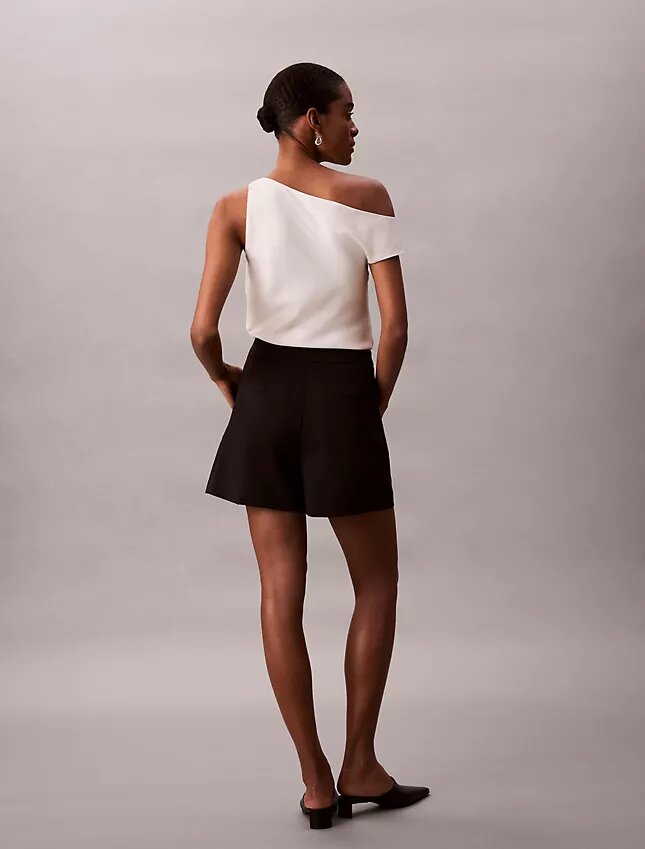 Pantaloncini sartoriali con pieghe Pantaloncini sartoriali con pieghe