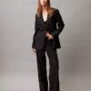 Pantaloni a gamba larga elasticizzati e raffinati Pantaloni a gamba larga elasticizzati e raffinati