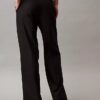 Pantaloni a gamba larga elasticizzati e raffinati Pantaloni a gamba larga elasticizzati e raffinati