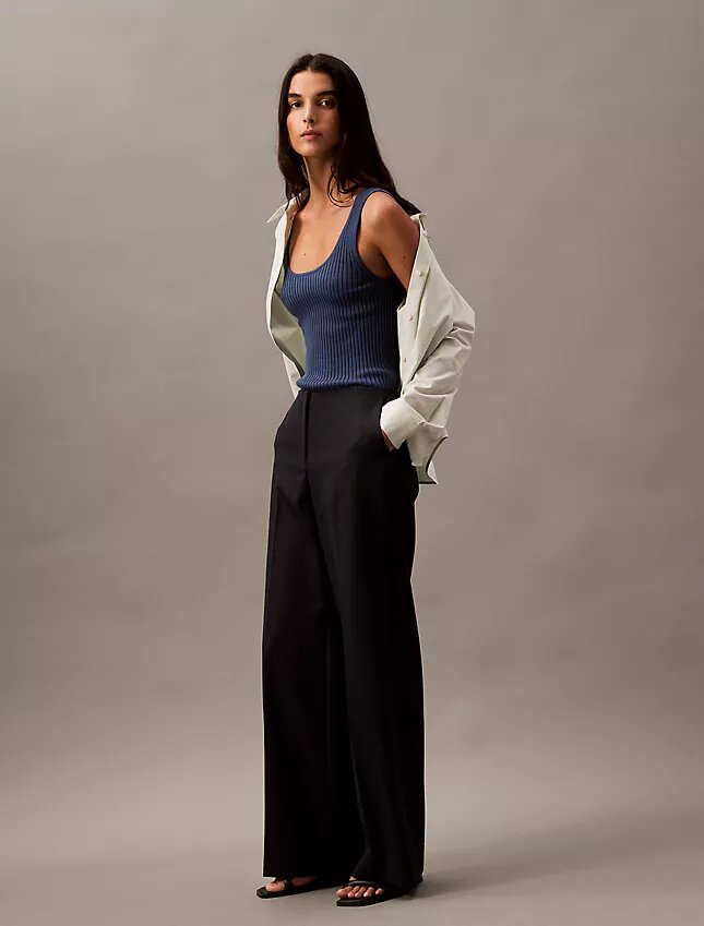 Pantaloni a gamba larga in crêpe gessato Pantaloni a gamba larga in crêpe gessato