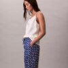 Pantaloni a gamba larga in twill di viscosa stampato