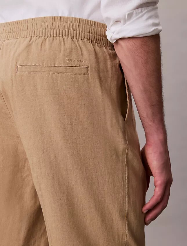 Pantaloni a pieghe in misto lino Pantaloni a pieghe in misto lino