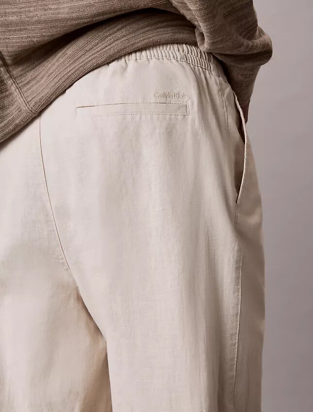 Pantaloni a pieghe in misto lino Pantaloni a pieghe in misto lino