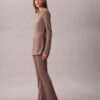 Pantaloni a zampa in maglia sartoriale senza chiusura Pantaloni a zampa in maglia sartoriale senza chiusura
