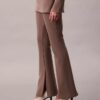 Pantaloni a zampa in maglia sartoriale senza chiusura Pantaloni a zampa in maglia sartoriale senza chiusura