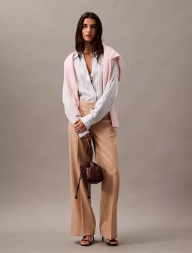 Pantaloni a zampa in misto gabardine di lana