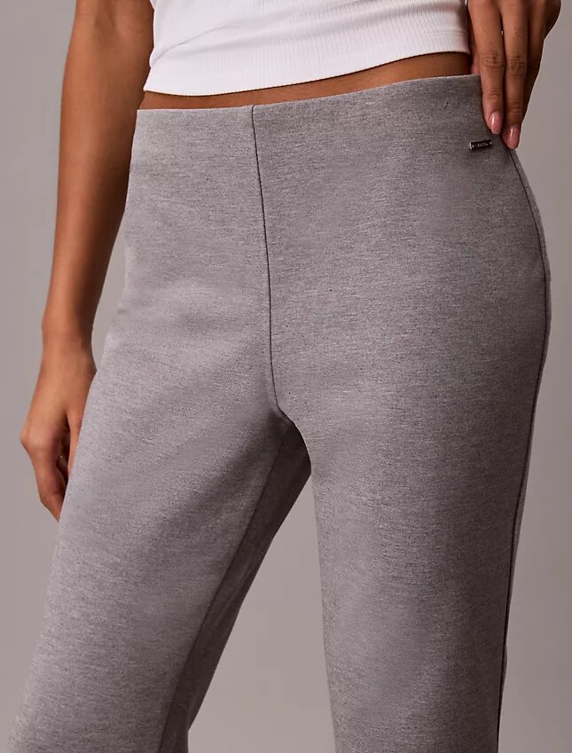 Pantaloni a zampa in ponte Pantaloni a zampa in ponte