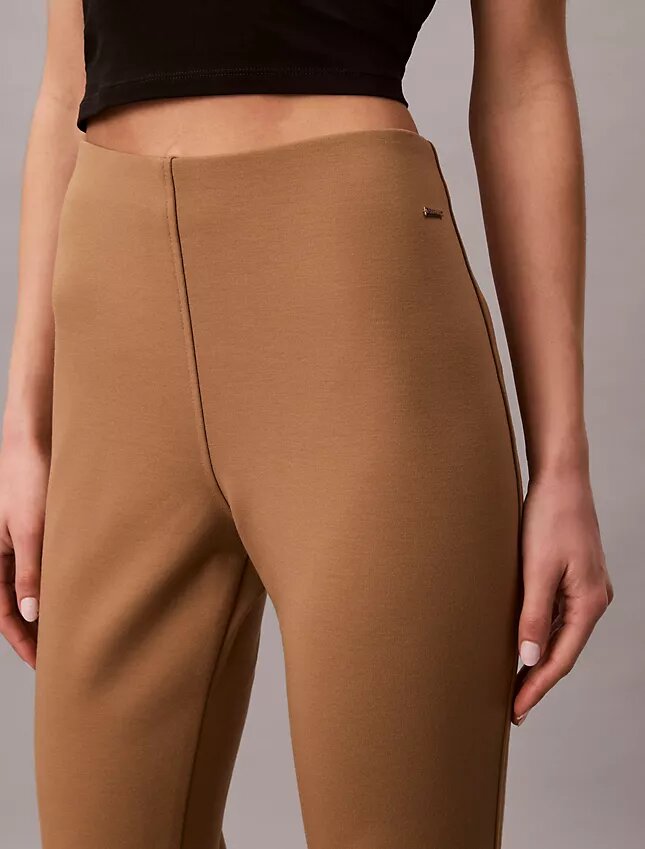 Pantaloni a zampa in ponte Pantaloni a zampa in ponte