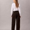 Pantaloni a zampa in twill di cotone elasticizzato Pantaloni a zampa in twill di cotone elasticizzato