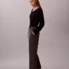 Pantaloni alla caviglia affusolati a righe con coulisse Pantaloni alla caviglia affusolati a righe con coulisse