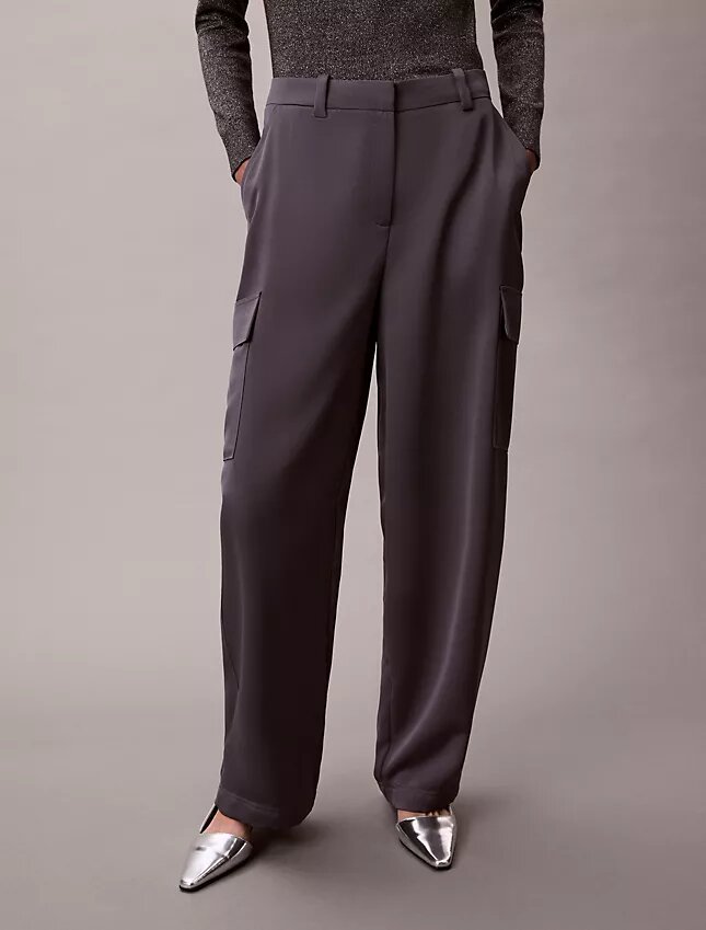 Pantaloni cargo comodi in twill di raso Pantaloni cargo comodi in twill di raso