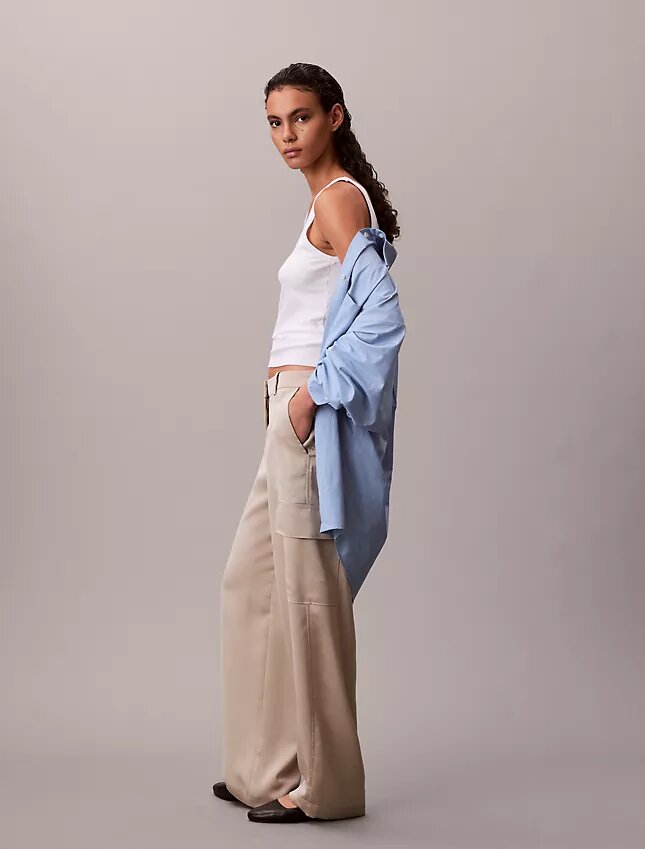 Pantaloni cargo comodi in twill di raso Pantaloni cargo comodi in twill di raso