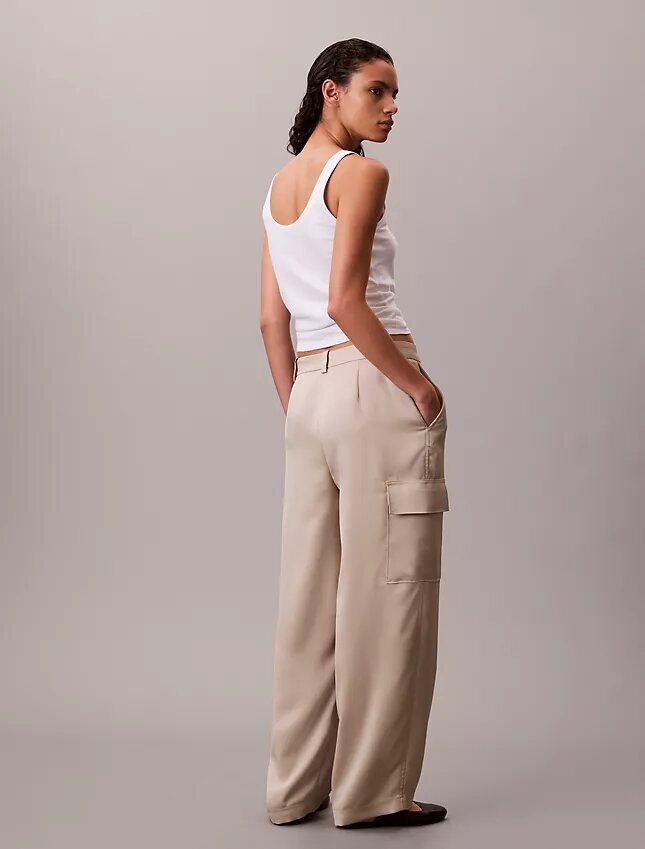 Pantaloni cargo comodi in twill di raso Pantaloni cargo comodi in twill di raso