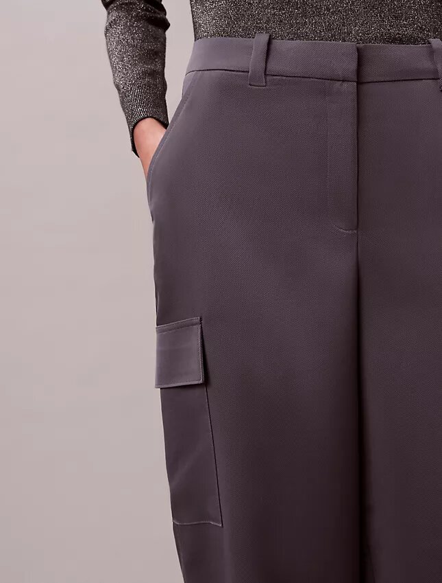 Pantaloni cargo comodi in twill di raso Pantaloni cargo comodi in twill di raso