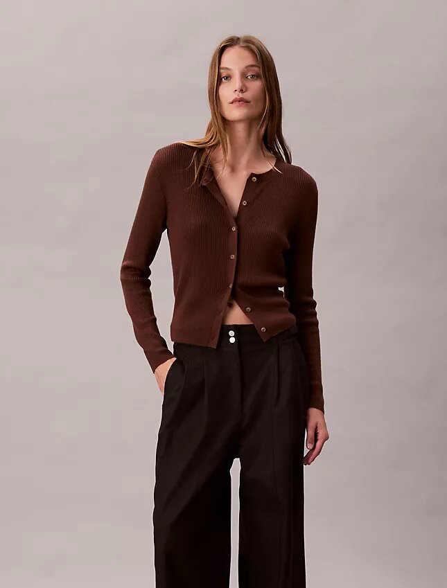 Pantaloni chino a gamba larga regolabili Pantaloni chino a gamba larga regolabili