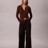 Pantaloni chino a gamba larga regolabili Pantaloni chino a gamba larga regolabili