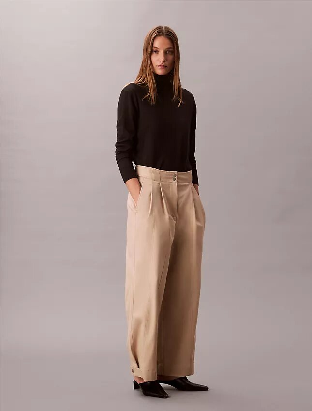 Pantaloni chino a gamba larga regolabili Pantaloni chino a gamba larga regolabili