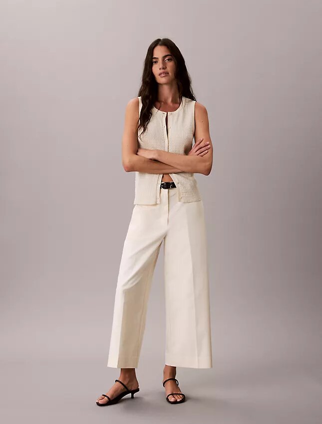 Pantaloni chino cropped a gamba larga Pantaloni chino cropped a gamba larga