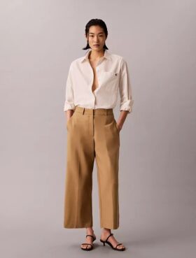 Pantaloni chino cropped a gamba larga Pantaloni chino cropped a gamba larga