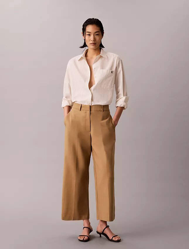 Pantaloni chino cropped a gamba larga Pantaloni chino cropped a gamba larga