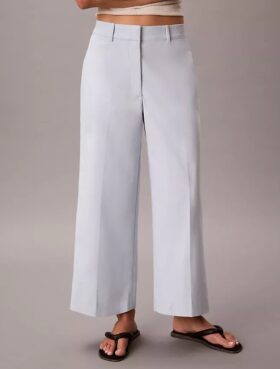 Pantaloni chino cropped a gamba larga Pantaloni chino cropped a gamba larga