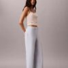 Pantaloni chino cropped a gamba larga Pantaloni chino cropped a gamba larga