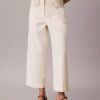Pantaloni chino cropped a gamba larga Pantaloni chino cropped a gamba larga