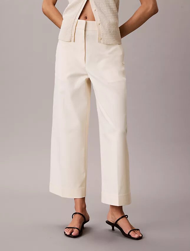 Pantaloni chino cropped a gamba larga Pantaloni chino cropped a gamba larga