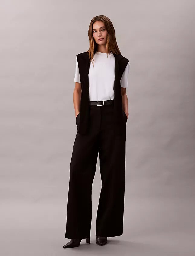 Pantaloni chino in cotone elasticizzato a gamba larga Pantaloni chino in cotone elasticizzato a gamba larga