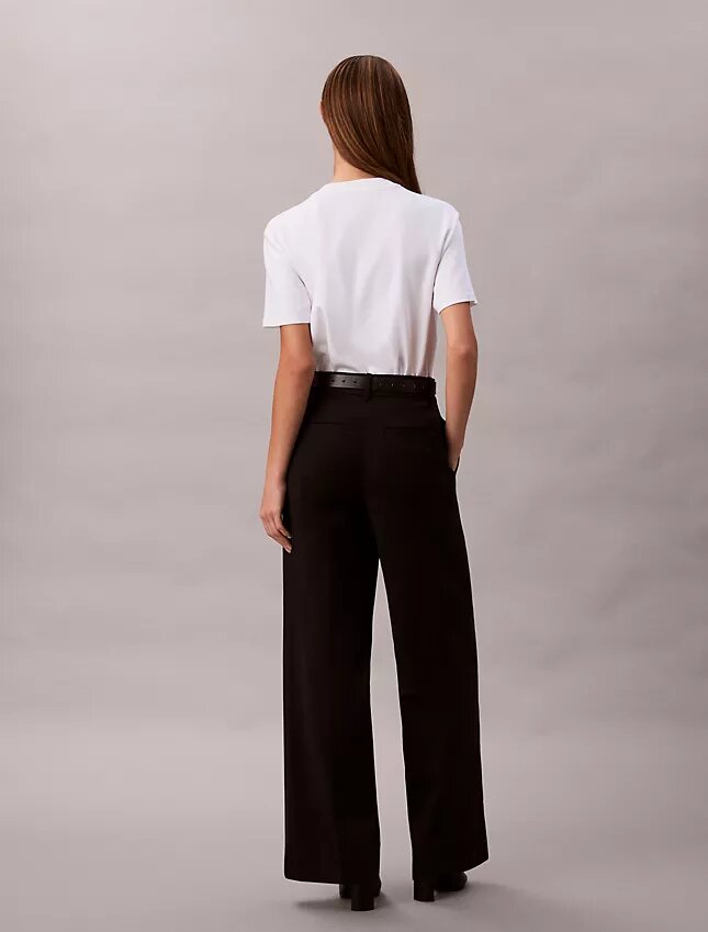 Pantaloni chino in cotone elasticizzato a gamba larga Pantaloni chino in cotone elasticizzato a gamba larga