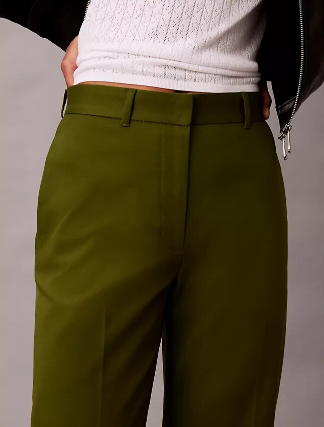 Pantaloni chino in cotone elasticizzato a vestibilità dritta Pantaloni chino in cotone elasticizzato a vestibilità dritta