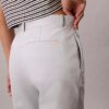 Pantaloni chino in cotone elasticizzato a vestibilità dritta Pantaloni chino in cotone elasticizzato a vestibilità dritta