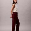 Pantaloni chino in cotone elasticizzato a vestibilità dritta Pantaloni chino in cotone elasticizzato a vestibilità dritta