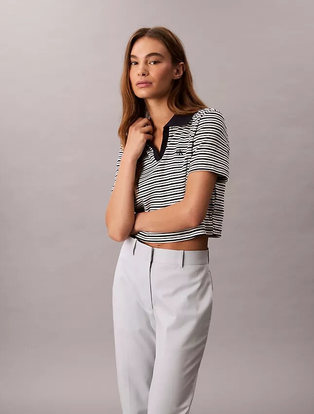 Pantaloni chino in cotone elasticizzato a vestibilità dritta Pantaloni chino in cotone elasticizzato a vestibilità dritta