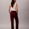 Pantaloni chino in cotone elasticizzato a vestibilità dritta Pantaloni chino in cotone elasticizzato a vestibilità dritta
