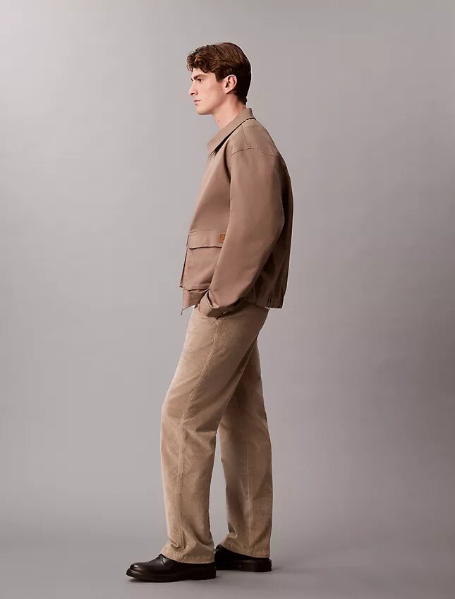 Pantaloni chino in velluto a coste dal taglio dritto anni ’90 Pantaloni chino in velluto a coste dal taglio dritto anni ’90