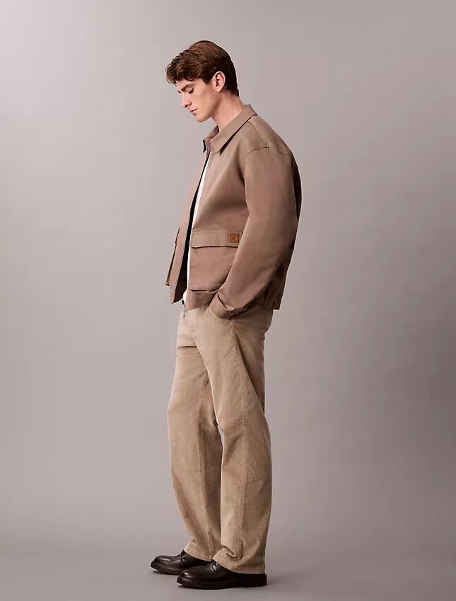 Pantaloni chino in velluto a coste dal taglio dritto anni ’90 Pantaloni chino in velluto a coste dal taglio dritto anni ’90