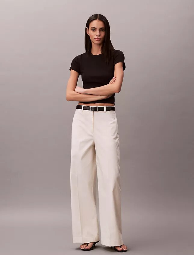 Pantaloni chino larghi Pantaloni chino larghi