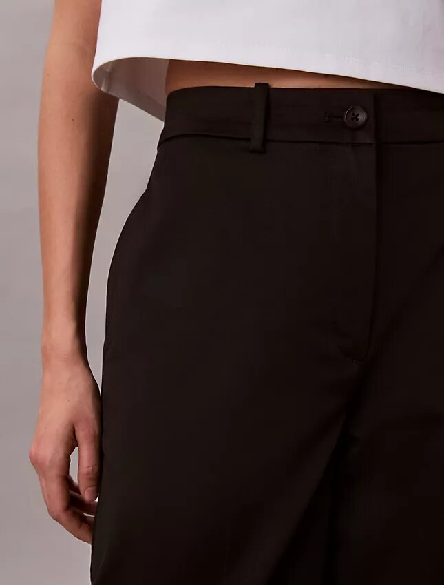Pantaloni chino larghi Pantaloni chino larghi