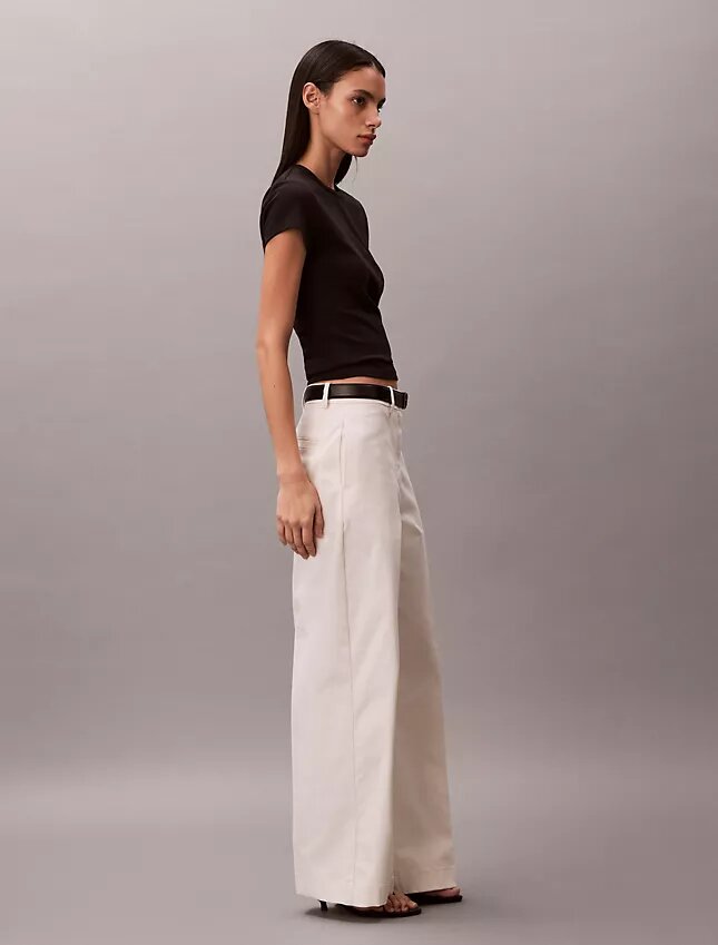 Pantaloni chino larghi Pantaloni chino larghi