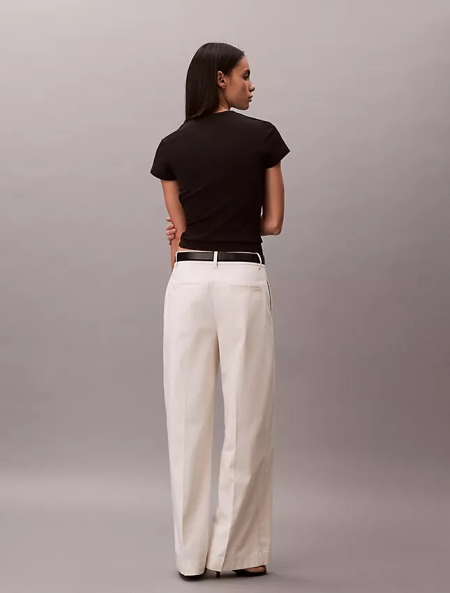 Pantaloni chino larghi Pantaloni chino larghi