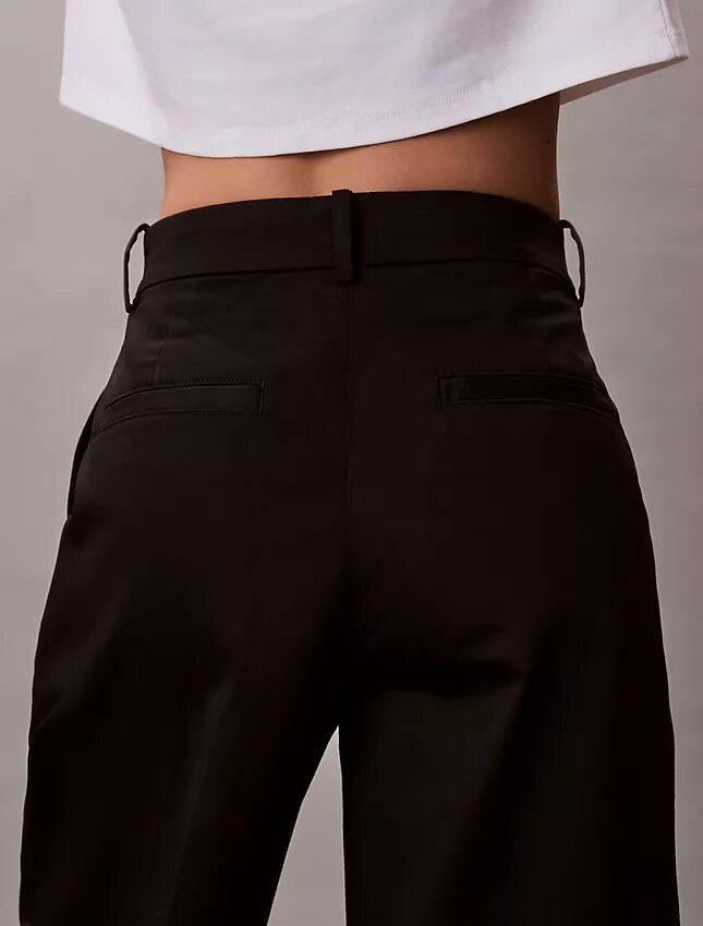 Pantaloni chino larghi Pantaloni chino larghi