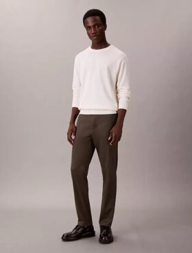 Pantaloni chino slim a zampa in raso di cotone