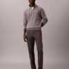 Pantaloni chino slim in raso di cotone Pantaloni chino slim in raso di cotone