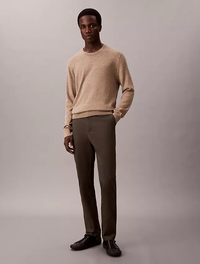 Pantaloni chino slim in raso di cotone Pantaloni chino slim in raso di cotone