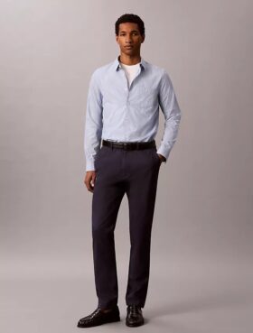 Pantaloni chino slim in raso di cotone