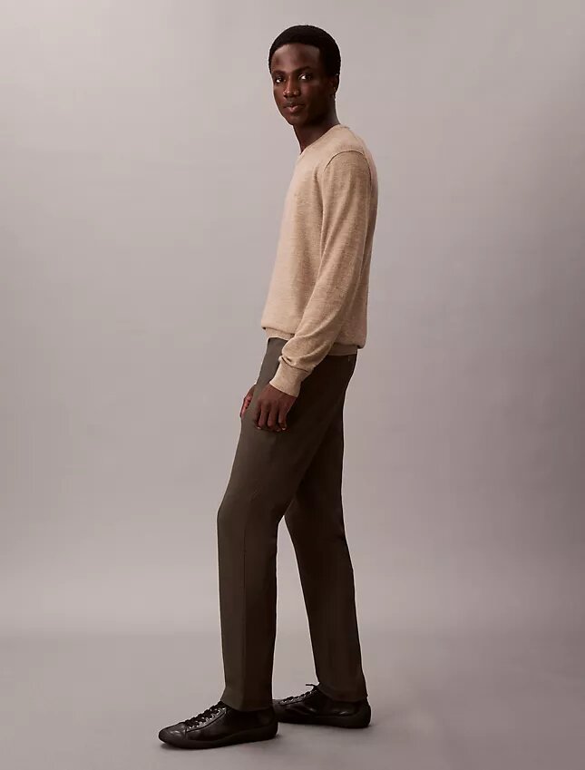 Pantaloni chino slim in raso di cotone Pantaloni chino slim in raso di cotone