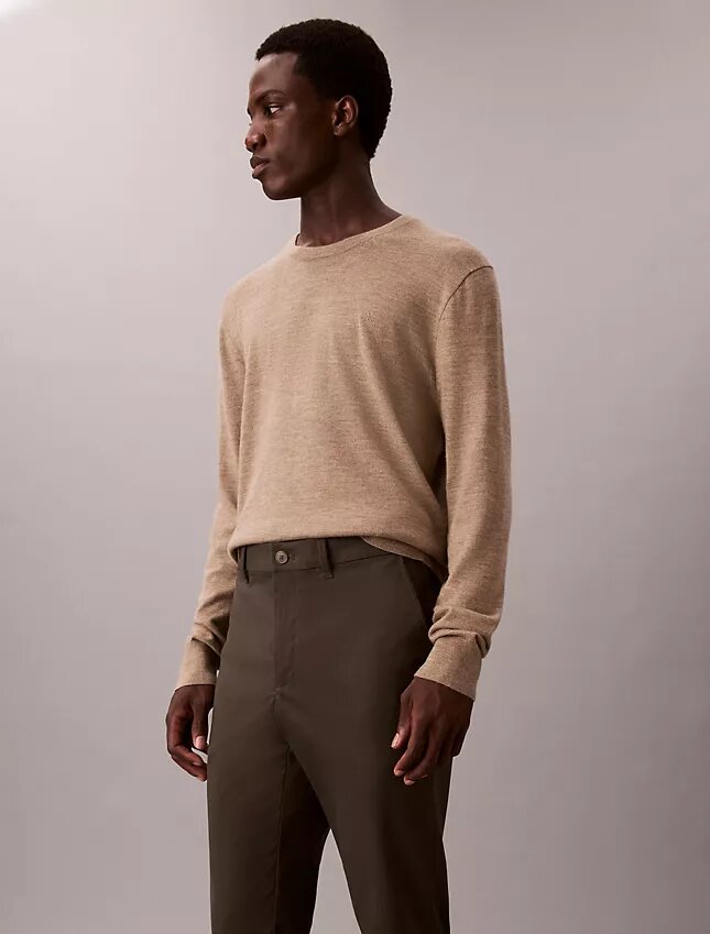 Pantaloni chino slim in raso di cotone Pantaloni chino slim in raso di cotone