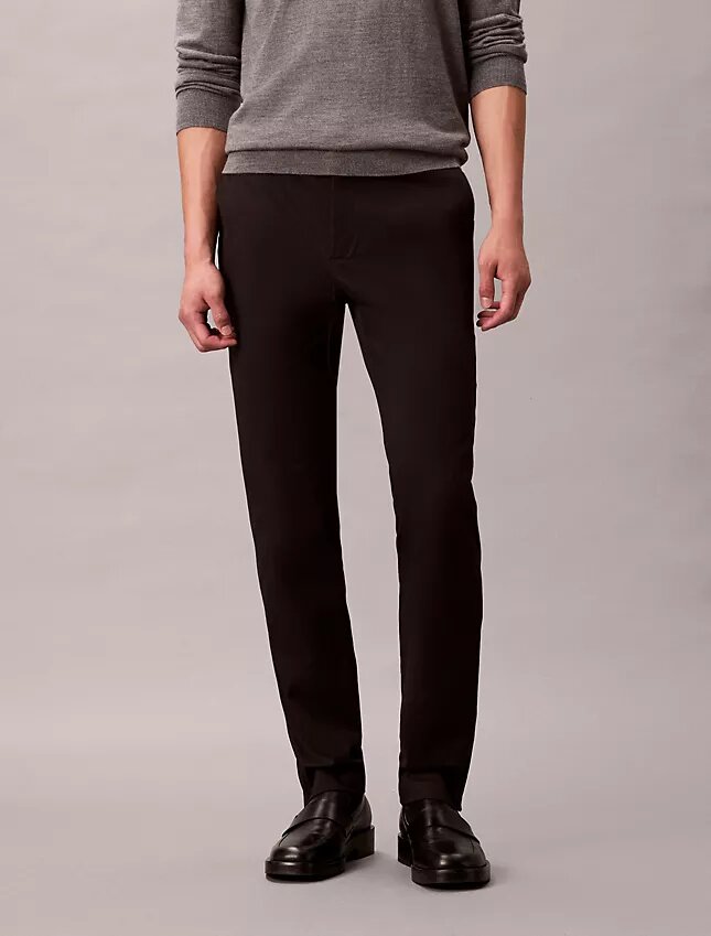 Pantaloni chino slim in raso di cotone Pantaloni chino slim in raso di cotone
